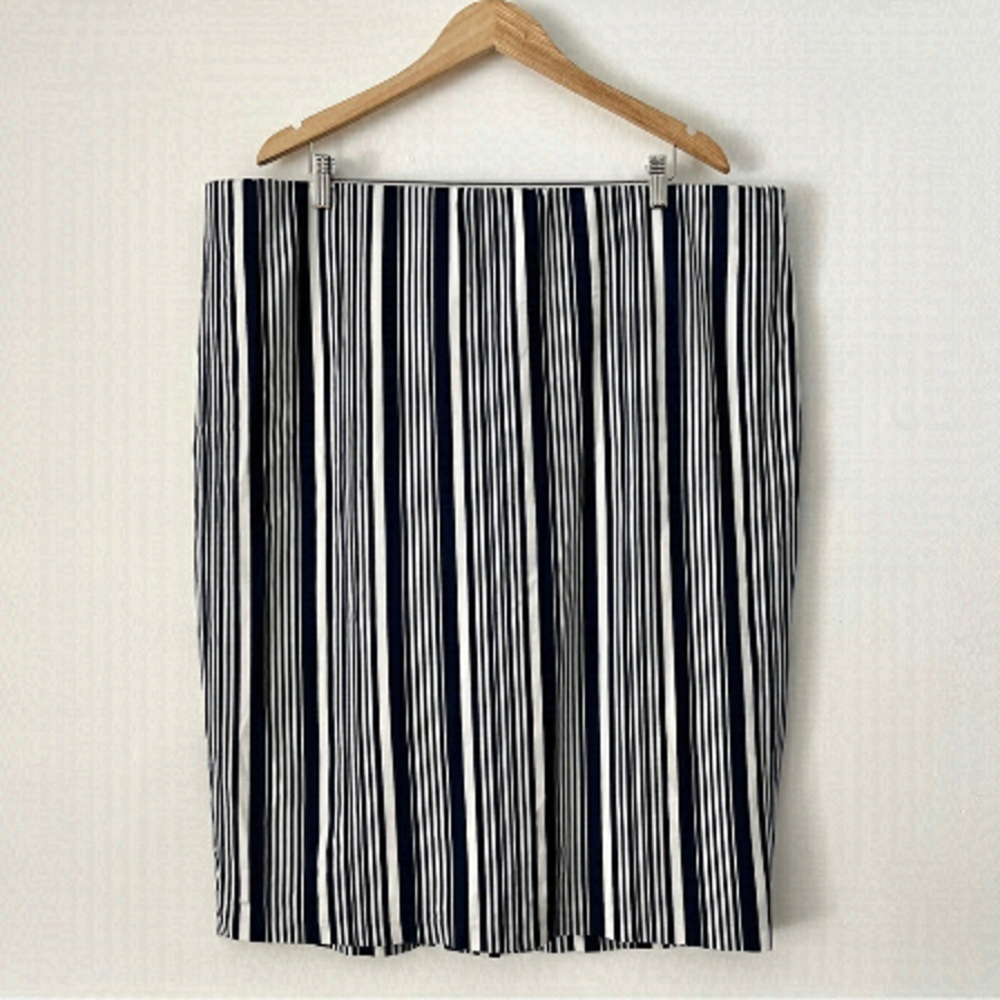 Sejour Navy & White Striped Pencil Skirt Size 3X